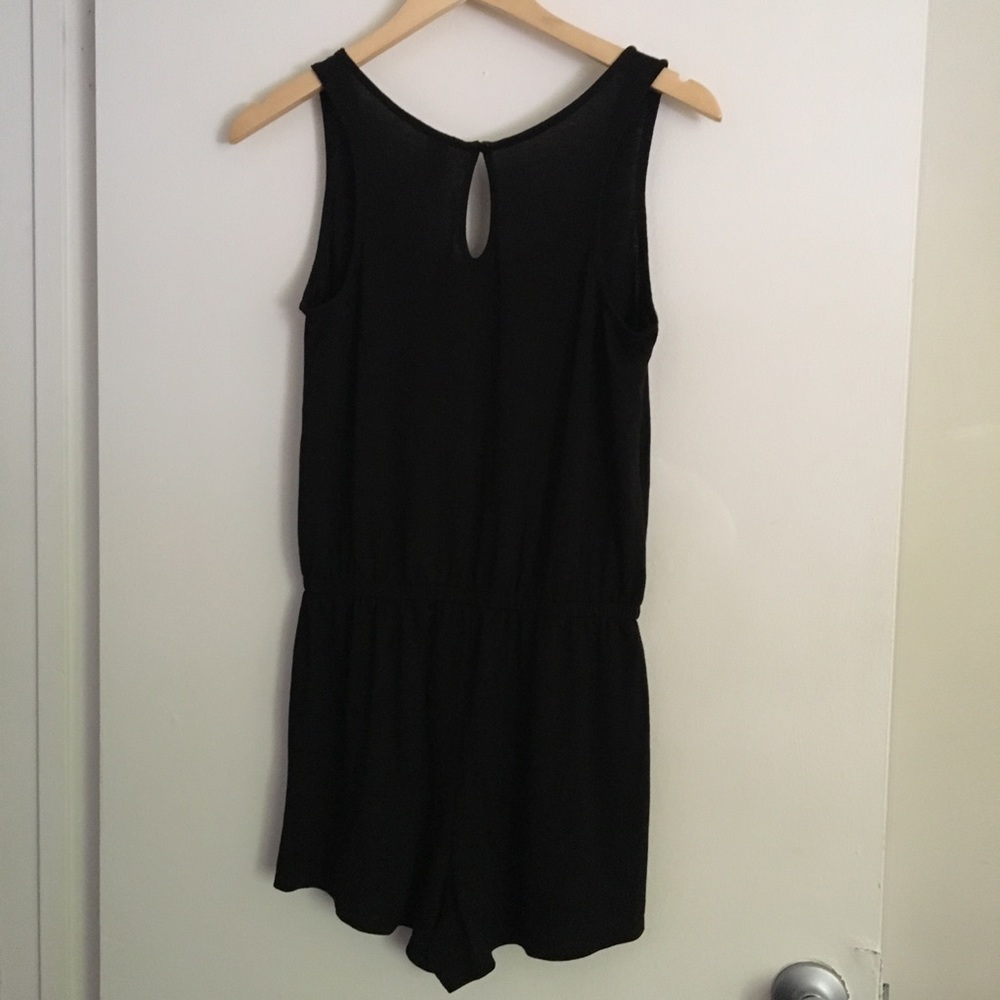 Black sleeveless romper with back keyhole size S - Picture 6 of 8